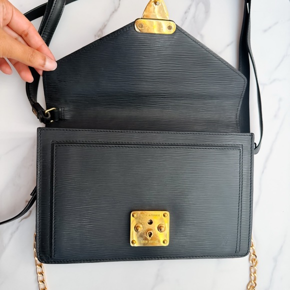 LV Epi Dragonne Sellier leather clutch as crossbody - Picture 7 of 17